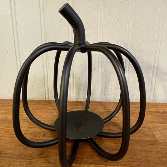 SOLD Mini Wrought Iron Pumpkin - Picture 4 of 7
